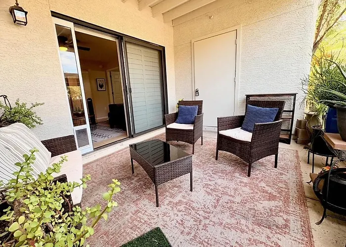 Cozy Cactus 2 Bed 2 Full Bath Apartament